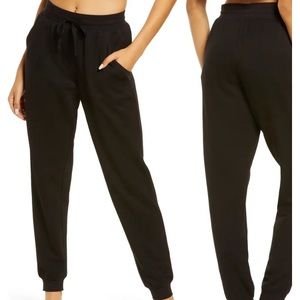 BP Weekend Joggers in black Size L